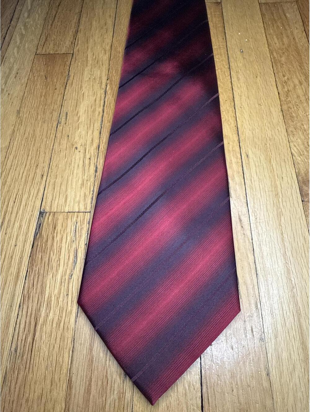 Kenneth Cole New York Burgundy Black Stripe Silk Necktie Mens Designer Tie